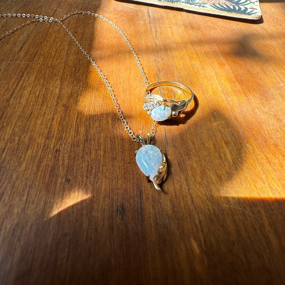 Fire opal set.